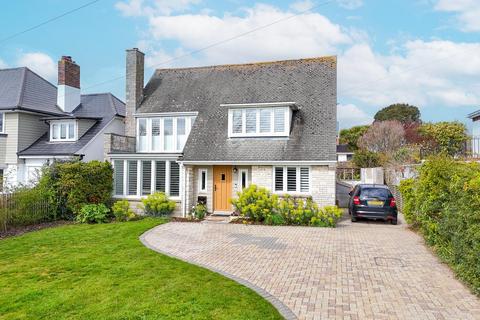3 bed property, in Hynesbury Road, £850,000