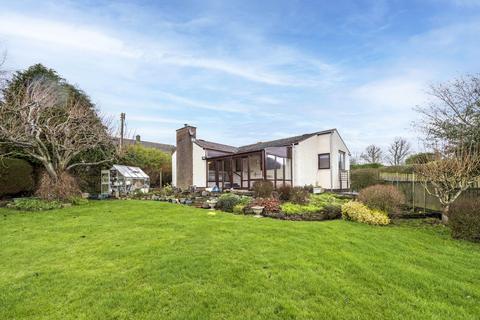2 bed property, in Paxton Road, £295,000