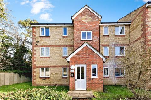 1 bed property, in Prestatyn Close, £105,000