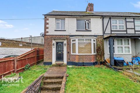 3 bed property, in Old Tovil Road, £270,000