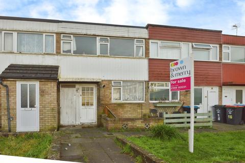 3 bed property, in Garry Close, £200,000