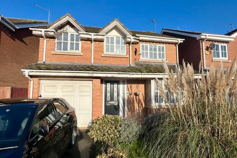 4 bed property, in Tattershall Drive, £295,000