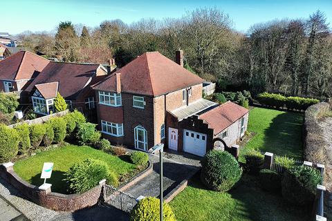 3 bed property, in Steam Mill Lane, £340,000