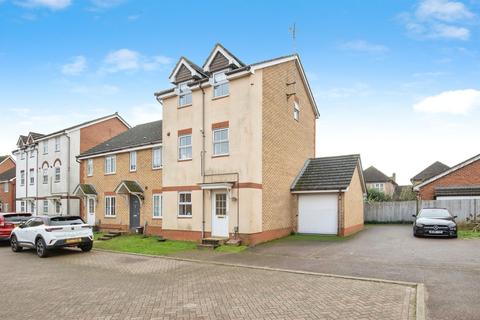 3 bed property, in Lomond Way, £415,000