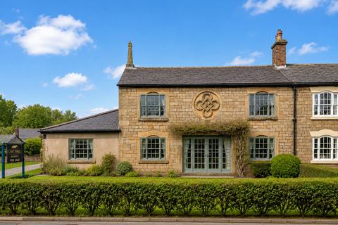 4 bed property, in Southport Road, £650,000