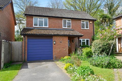 3 bed property, in Fortune Drive, £600,000
