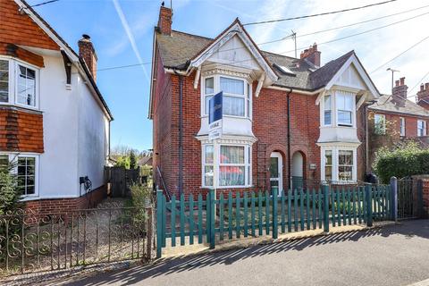 2 bed property, in St. Marys Road, £425,000