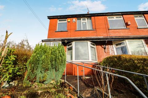 2 bed property, in Cottage Lane, £140,000