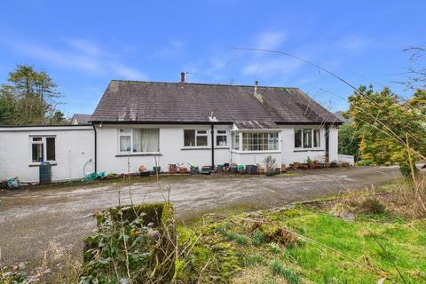 5 bed property, in Bracken Bank, £500,000