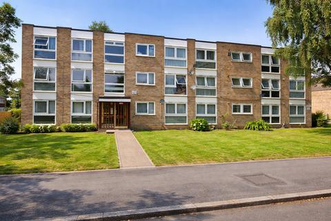 2 bed property, in Atherton Place, £315,000