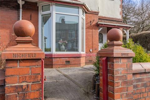 3 bed property, in Rochdale Road, £300,000