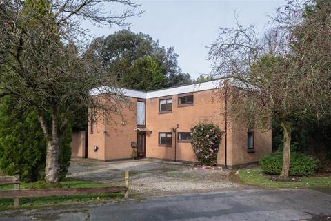 4 bed property, in Hadrian Way, £399,950