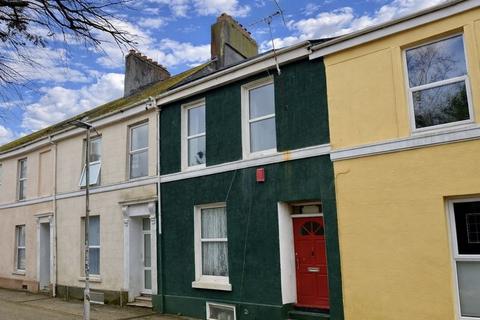 5 bed property, in Camden Street, £190,000