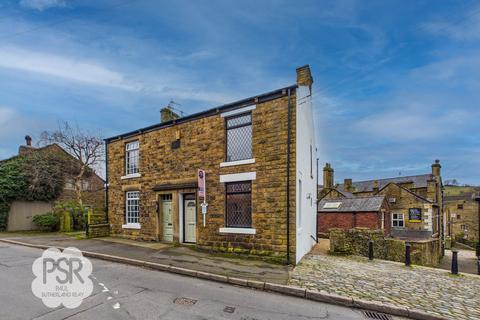 2 bed property, in Kinder Road, £315,000