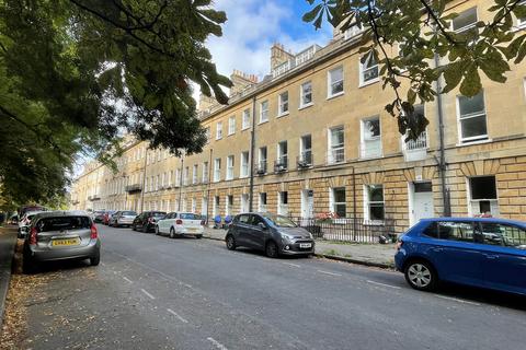 2 bed property, in Green Park, £325,000