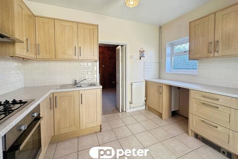 3 bed property, in Crown Lane, £280,000