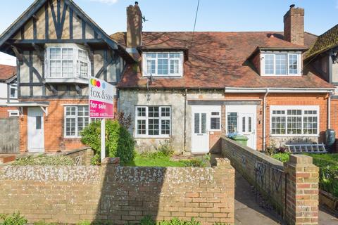 3 bed property, in Cypress Avenue, £190,000