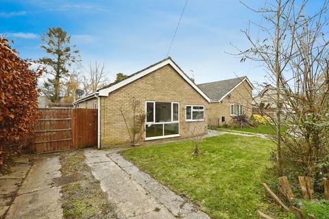 3 bed property, in Vicarage Road, £180,000