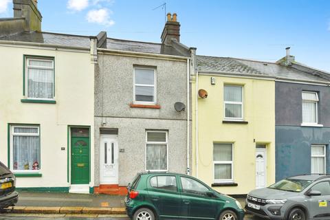 2 bed property, in Kent Road, £170,000