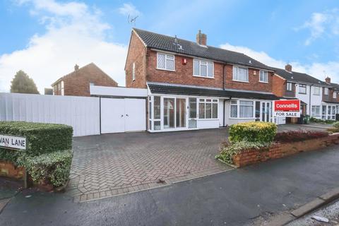 3 bed property, in Brierley Hill Road, £250,000