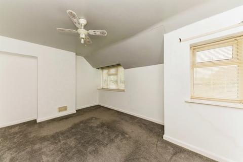 3 bed property, in 9th Avenue, £90,000