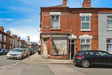 3 bed property, in Devana Road, £200,000