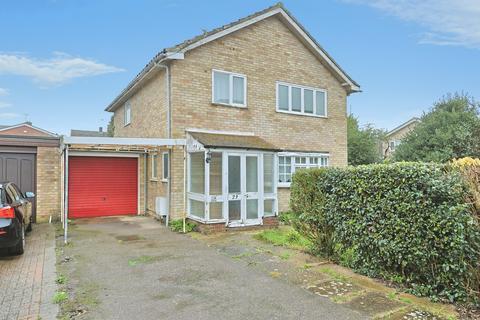 3 bed property, in Penryn Close, £325,000