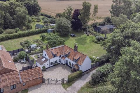 7 bed property, in Fakenham Road, £1,000,000