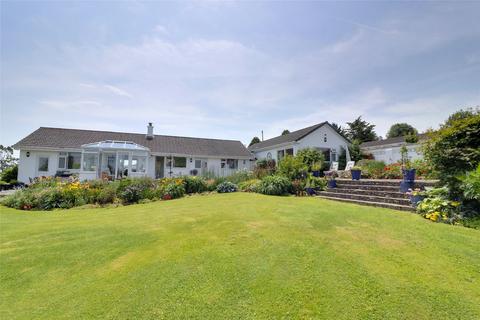 4 bed property, in Chapel Close, £500,000