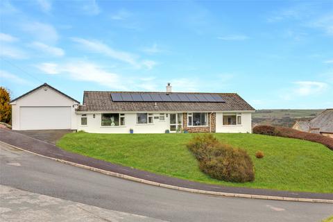 4 bed property, in Chapel Close, £500,000