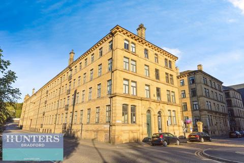 2 bed property, in 20-22, £45,000