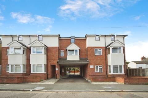 1 bed property, in Empress Road, £165,000