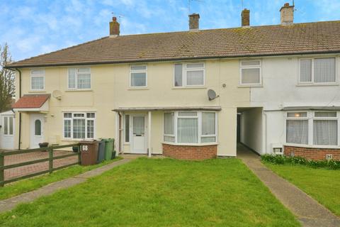 2 bed property, in Bond Road, £180,000