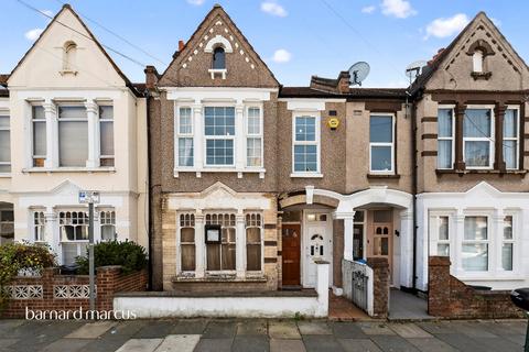 3 bed property, in Tynemouth Road, £400,000