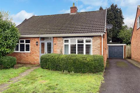 4 bed property, in Cedar Gardens, £399,950