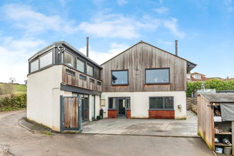 10 bed property, in Court Farm Road, £1,000,000