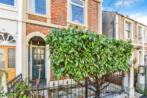 3 bed property, in West Street, £320,000