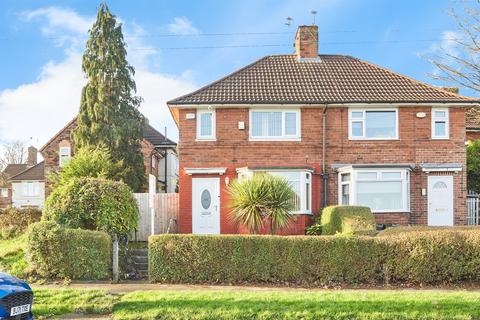 2 bed property, in North Farm Road, £160,000