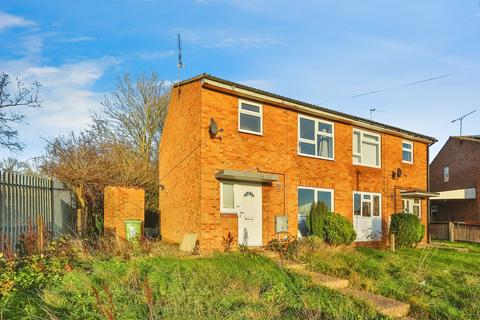 2 bed property, in Bailey Brook Crescent, £130,000