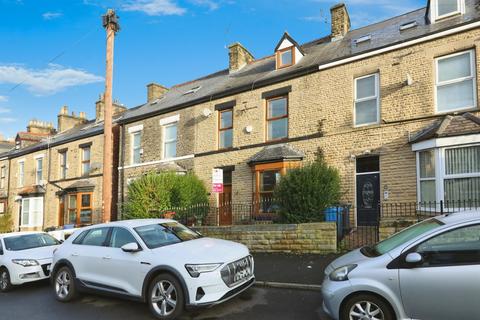 5 bed property, in Glencoe Road, £350,000