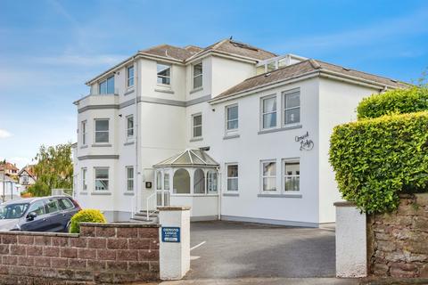 2 bed property, in Cleveland Road, £200,000