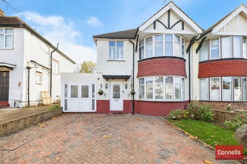 4 bed property, in Swiss Avenue, £875,000