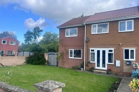 6 bed property, in Elmsdale Close, £280,000
