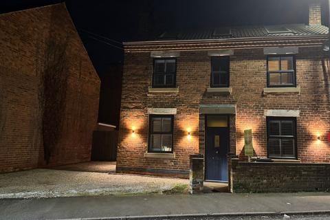 4 bed property, in Cromford Road, £260,000