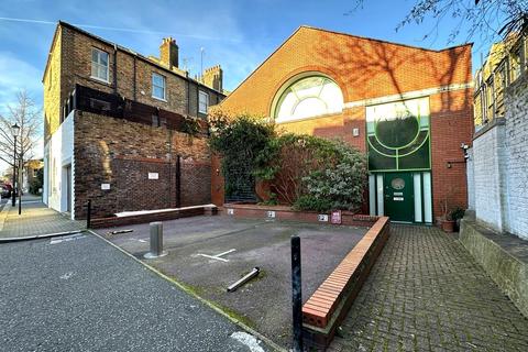 1 bed property, in Tadema Road, £775,000