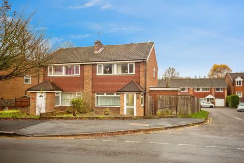 3 bed property, in Upper Grosvenor Road, £575,000