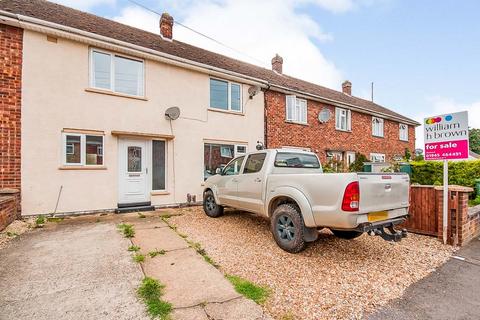 3 bed property, in Fundrey Road, £180,000