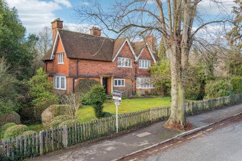 5 bed property, in Dene Road, £1,590,000
