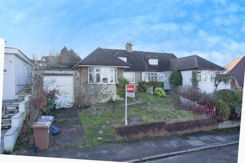 3 bed property, in Kimble Crescent, £600,000