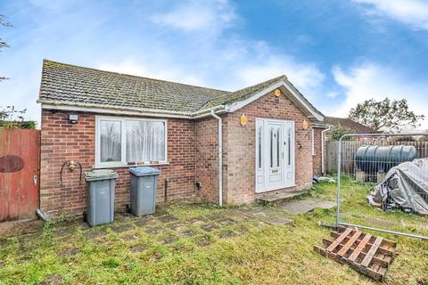 2 bed property, in School Hill, £350,000